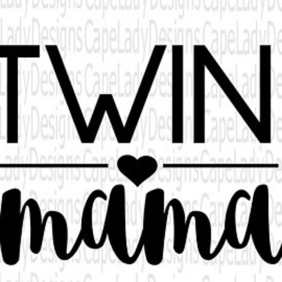 ๐ Twin Girl Clothes ๐ญ - Picture 1 of 3